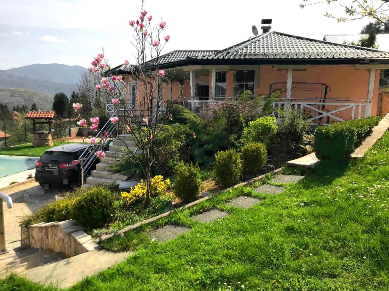 Elma Villa